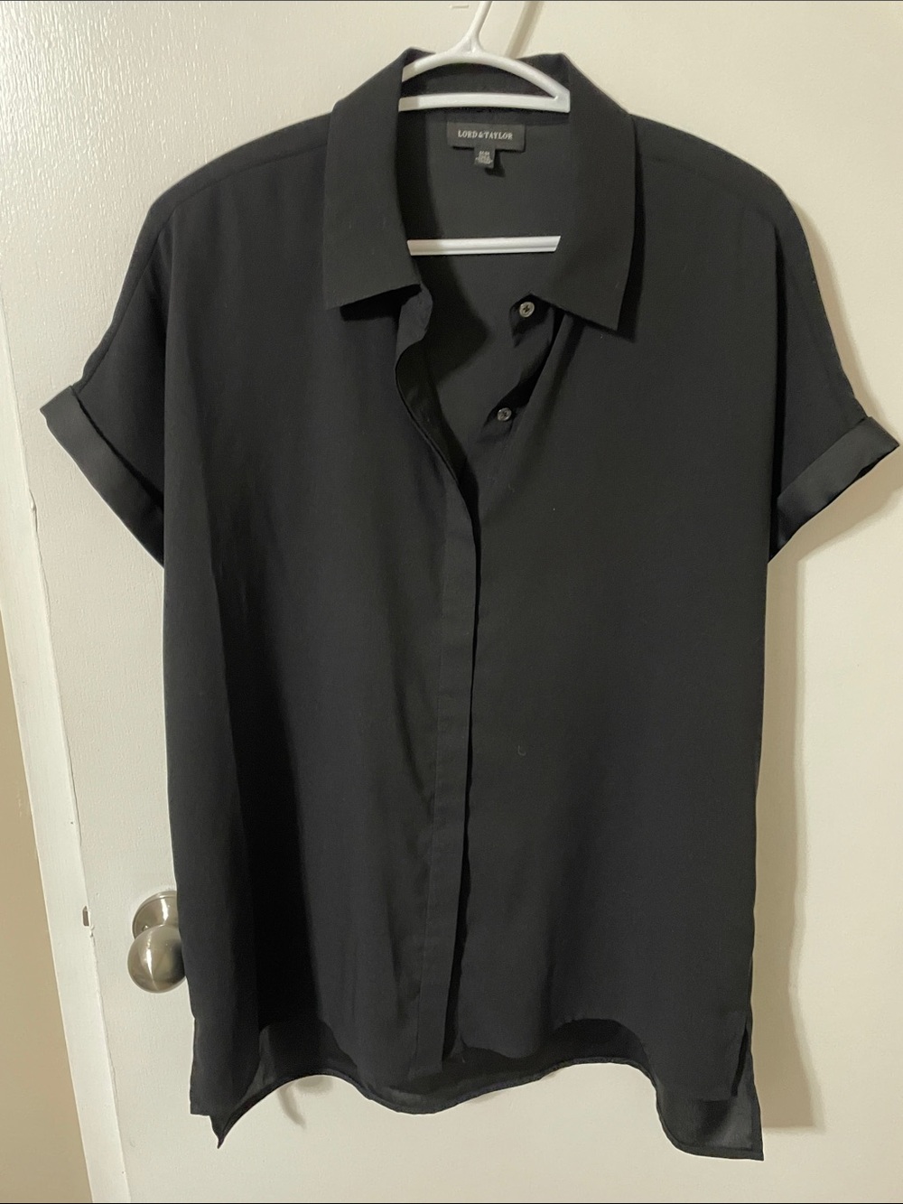 Lord & Taylor Black Short-Sleeve Button-Down Shirt Size Medium